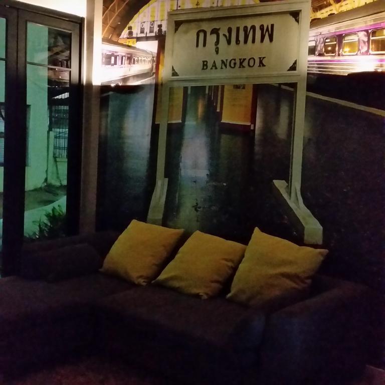 Need Sleep Hostel Банкок Екстериор снимка