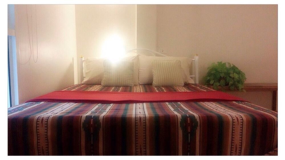 Need Sleep Hostel Банкок Екстериор снимка