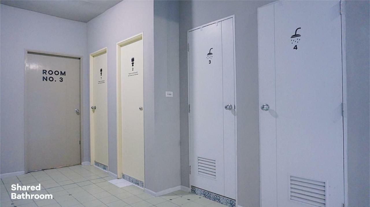 Need Sleep Hostel Банкок Екстериор снимка